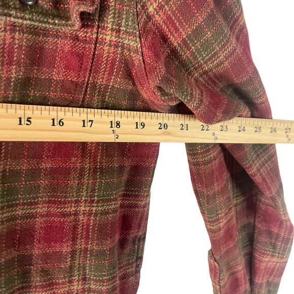 Orvis‎ Men's Size Medium Red Plaid Button Up Flannel Shacket - Picture 8 of 9